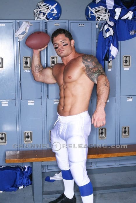 full02 Mitchell Rock "Gridiron Gang Bang"