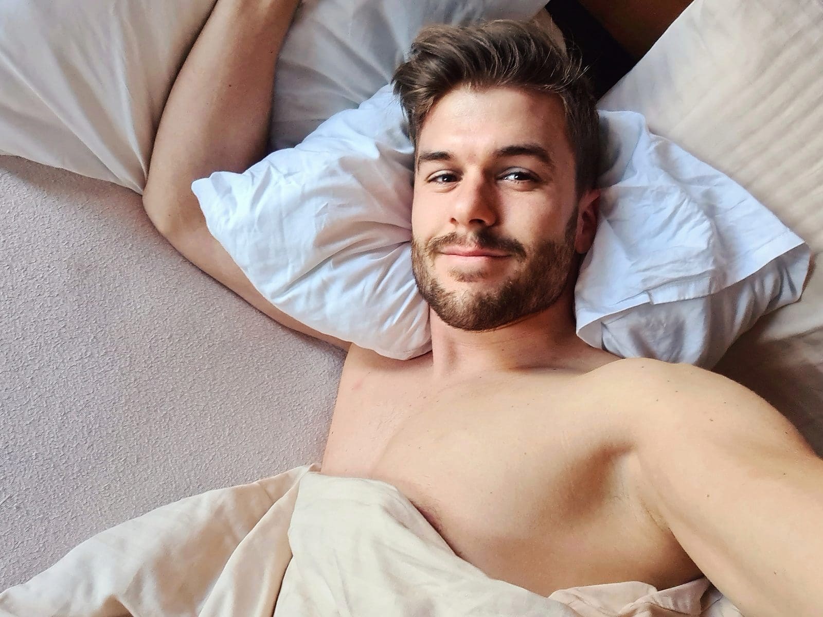 Model Justin Mate: Handsome Friday Eye Candy for You!